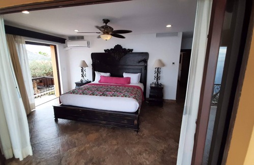Cabo San Lucas Resort | Ocean view-4 bedroom-sleeps 12-private plunge pool