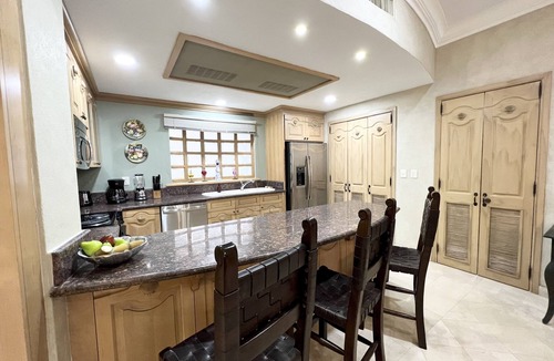 El Medano Ejidal Villa | Ocean-view Cabo escape w/BBQ, balcony, jetted tub, walk to beach & pool! #1203