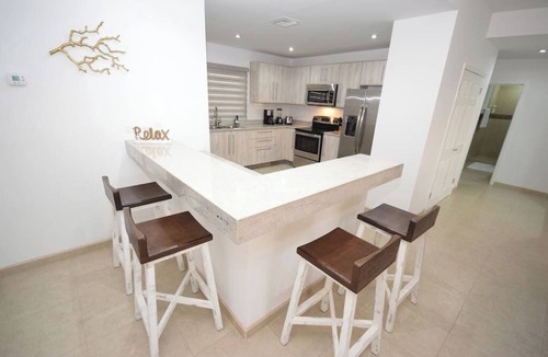 Las Conchas Condo | Ocean View Condo with Pools and Easy Beach Access