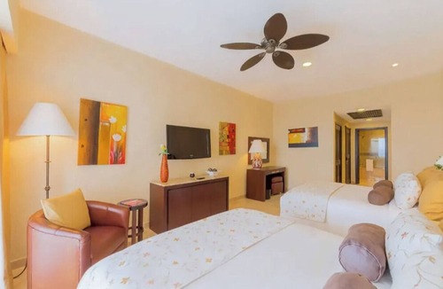 South Shore Hotel Area Hotel | Ocean-View Deluxe Room w/Private Terrace & Hammock