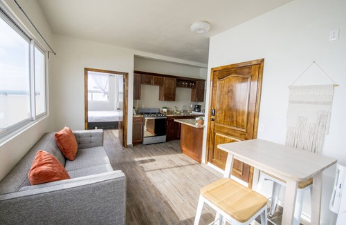 Costa Apartment | Ocean-VIEW Two Story Lux + AC/HEAT