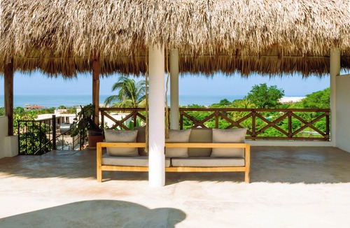 Brisas de Zicatela House | Ocean-view Villa with private Pool oasis
