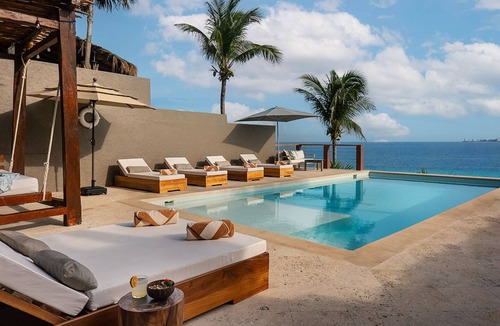 Isla Mujeres Villa | Oceanfront 5BR Villa + Saltwater Pool + Concierge