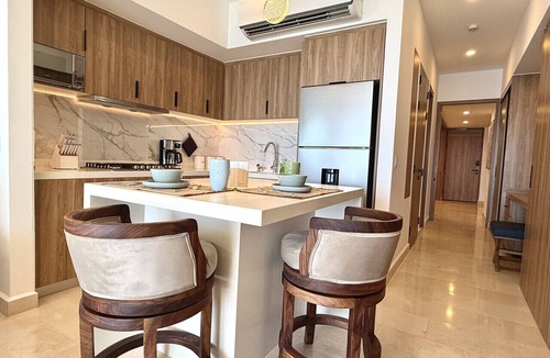 Las Glorias Apartment | Oceanfront Condo | Sunset Views | 500Mbps WiFi