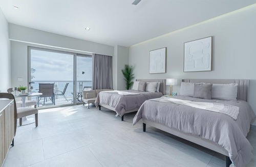 Ferrocarrilera House | Oceanfront Destination for Luxury and Beauty
