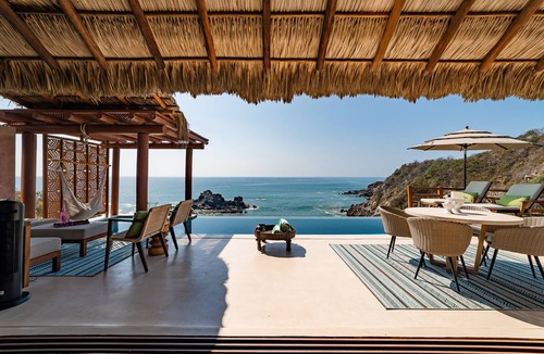 Santa Maria Huatulco Villa | Oceanfront Villa in Gated Community + Amenities