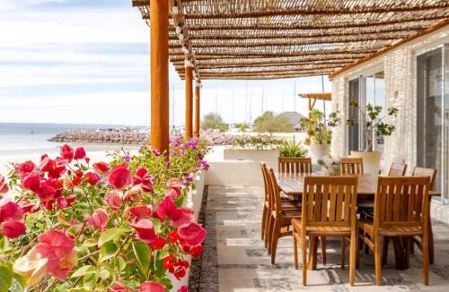 La Paz Villa | Oceanfront Villa Nautilus with Beach Club Access