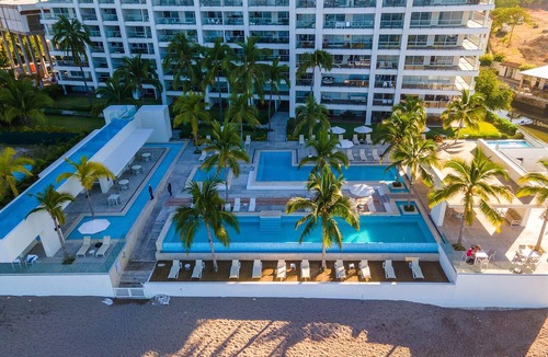 Las Glorias Condo | Oceanfront w/Pool, Hot Tub & Gym
