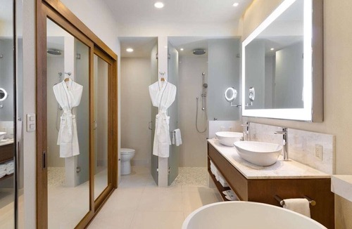 Zona Hotelera Resort | Oceanview 2-bedroom in Golden Corridor between San Juan and San Jose del Cabo.