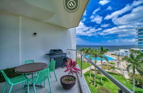 Flamingos House | Oceanview 2 BR Condo - Beachclub - Pool - Ocean