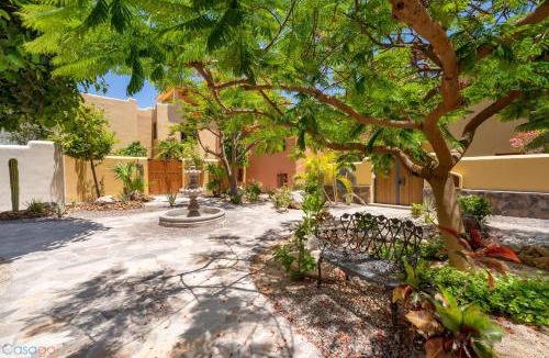 Nopolo House | Oceanview Escape with Rooftop Terrace & Mountain Views Welcome to your perfect coastal retreat!