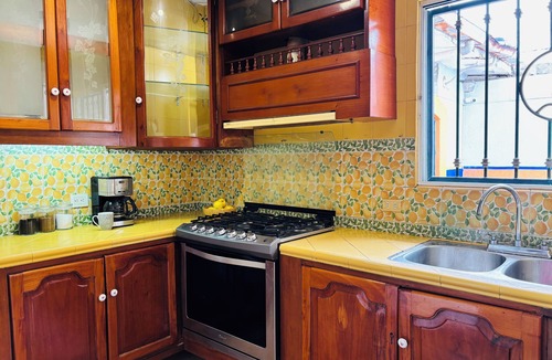 Old Town House | Old and central house : 3 bedrooms : A/C and private yard