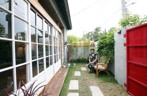 Zuoying District House | Old Mamaboy Marines Hostel獨立包棟三間雙人雅房