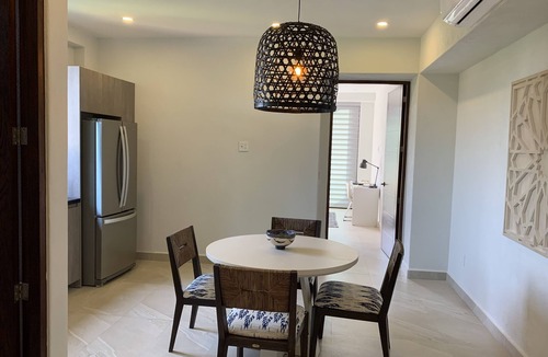 San Francisco Condo | On the Beach Condo with Kitchenette, Big Pool and Hot Tub. Steps to town!