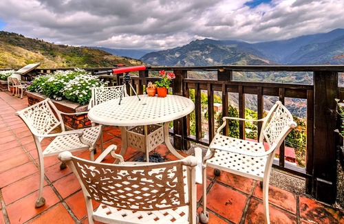 Ren'ai Bed & Breakfast | Oncoming Luck Villa