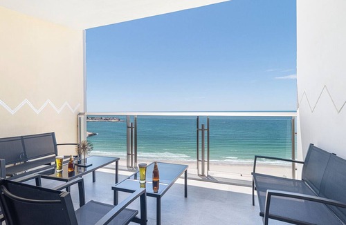 Bella Vista Condo | One 1402B Hotel Room: New Beachfront Resort, Style & Comfort