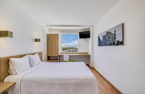 Leon Hotel | One Leon Poliforum
