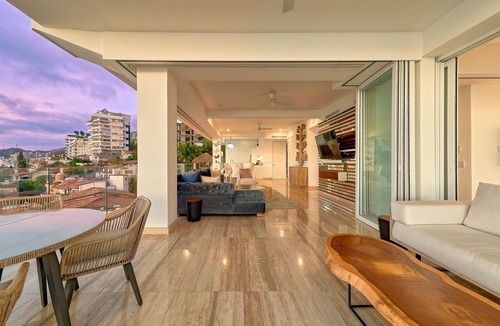 South Shore Hotel Area Condo | Orchid Corner unit- Ocean front