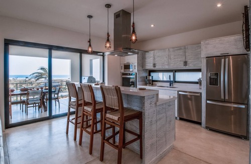 Cerritos Condo | OV7 Casa Loba