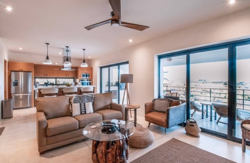 Cerritos Condo | OV8 Casa Luna