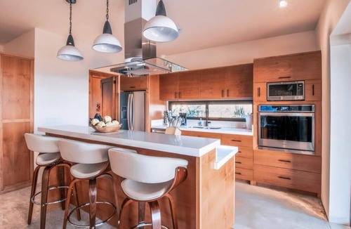 Cerritos Condo | OV8 Casa Luna