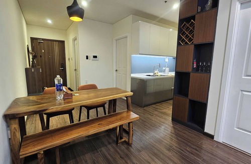 Son Tra Apartment | Overlooking the river apartment in town centre