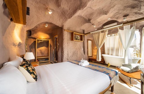 East Ham Tien Beach House | OXY Cave Homestay Mũi Né