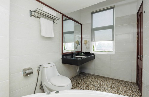 Hoai Duc Hotel | OYO 472 Lenka Hotel