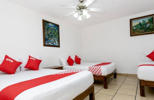 Centro Hotel | OYO Hotel Continental, Uruapan