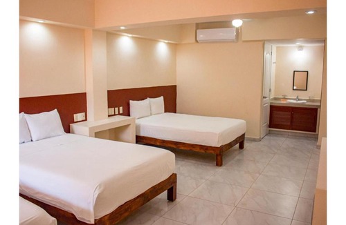 Centro Hotel | OYO Hotel La Playa