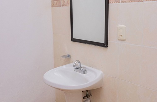 Chetumal Hotel | OYO Hotel Marías,Aeropuerto Internacional de Chetumal