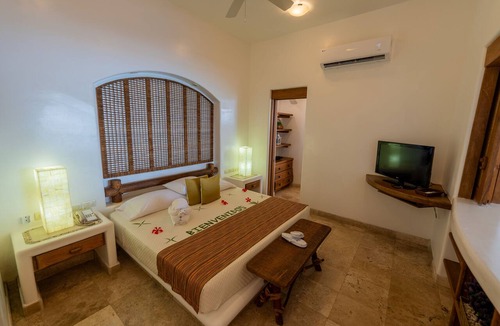 Playa Las Gatas Hotel | Pacífica Grand Zihuatanejo