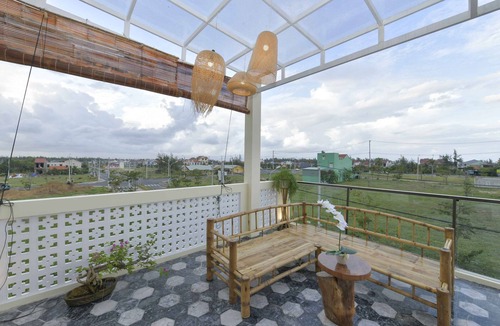 Cam An House | Palm Cove Vietnam Villa-beachfront pool river view and jacuzzi