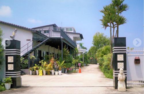 Gukeng Bed & Breakfast | Palm Island B&B