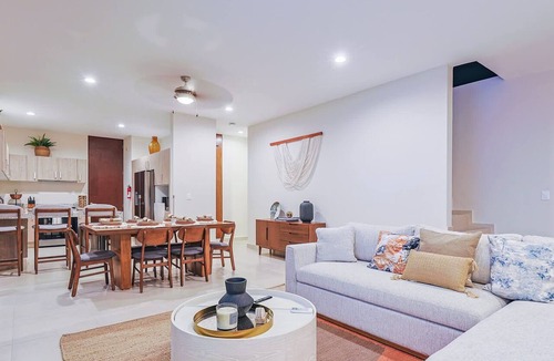 Playa del Carmen House | Palmara Townhouse, Pool, Gym, BBQ & Paddle Court