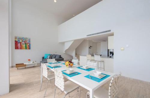 Romantic Zone Apartment | Panoramic Views, Private Pool, near Zona Romantica