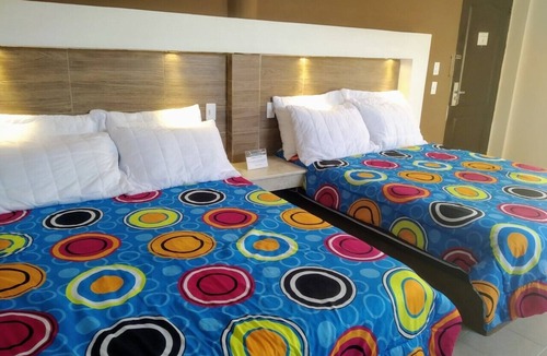 Zona Centro Hotel | PARADISE HOUSE Room "PUENTE DE DIOS"