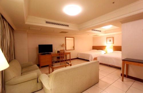West District Hotel | Park Lane Inn