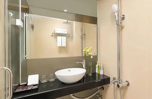 Hai Ba Trung Hotel | Parkside Sunline Hotel