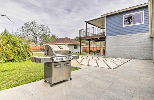 Brownsville House | Patio & Grill: Spacious Gem Near Gulf Coast!