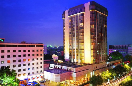 Wangfujing Shopping Area Hotel | Peace Hotel Beijing