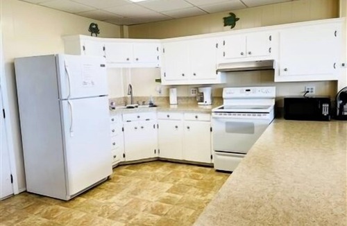 Port Mansfield House | Peace & Paradise. 4 Bedroom, 4 Bath. 9 Beds. Sleeps 14. Private Fishing Pier.