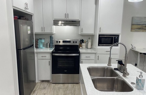Sebastian House | Peaceful 2-bedroom townhome -Sleeps 6 in La Feria