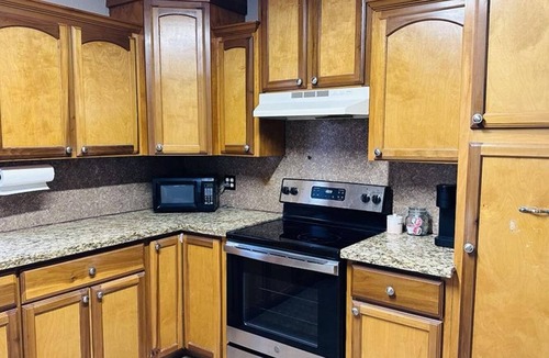 Raymondville House | Peaceful, Safe, & Centrally Located 1-bedroom house in Raymondville TX