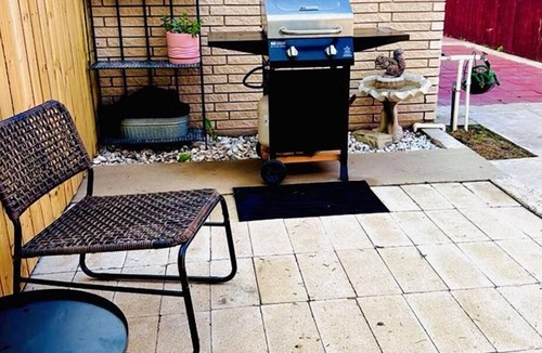 Raymondville House | Peaceful, Safe, & Centrally Located 1-bedroom house in Raymondville TX