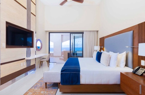 Cabo San Lucas Hotel | Peak Whale Season! -3BR Penthouse - Ocean tower. Dates: January 03 - 10 -2026