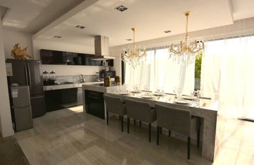 Zama Apartment | Penthouse glamorous zen in the jungle