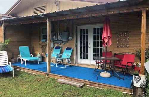 Harlingen Apartment | Perfect 2-bedroom apartment with AC in fabulous Harlingen