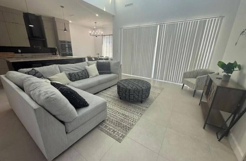 Alamo House | Perfect Getaway! Pool House!