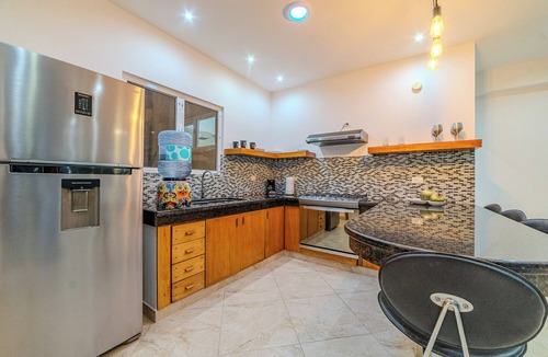 La Veleta Villa | Perfect Villa 5 rooms + 5baths + 3 kitchens &pool